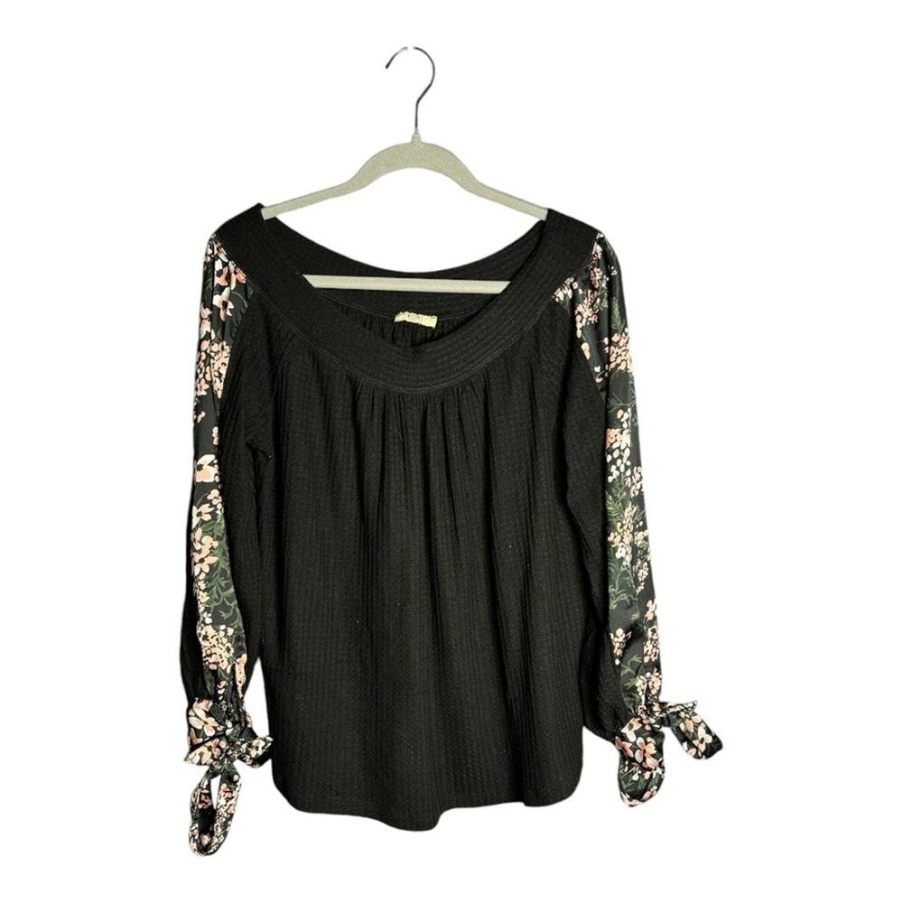 Kori Black Waffle Knit Top With Floral Print Sleeves Round Neck Small